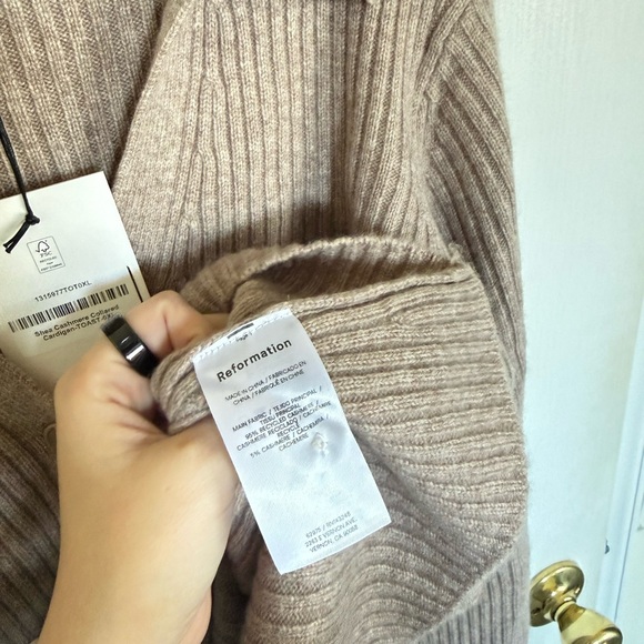 Reformation NEW Shea Cashmere Collared Cardigan in Toast - Picture 7 of 8